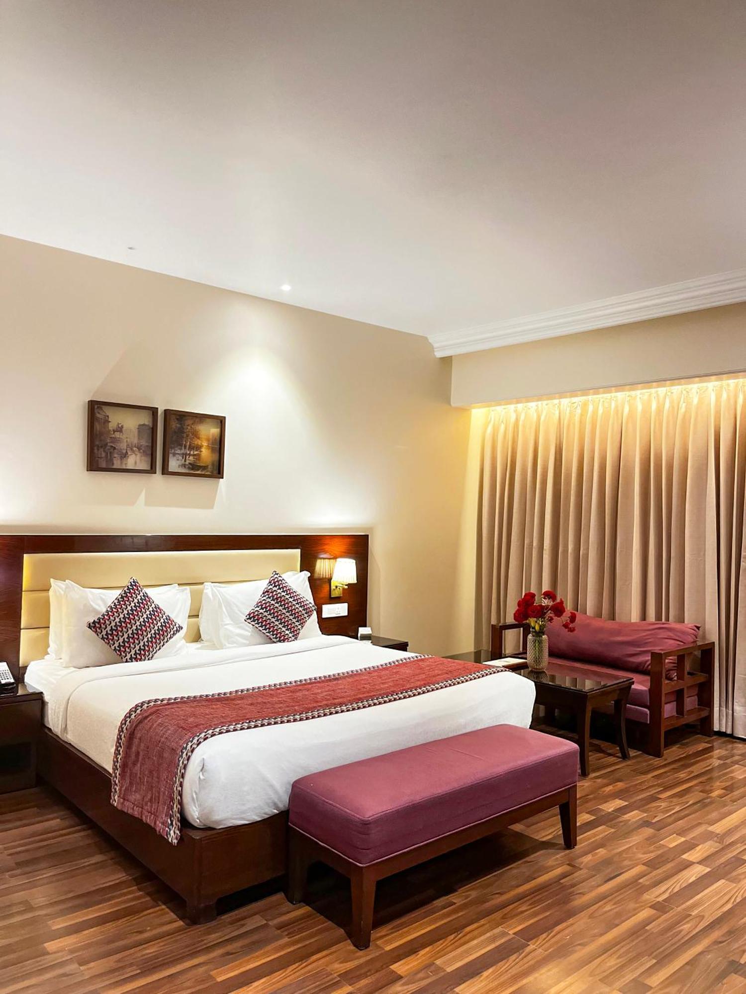 Hotel Home In By Amrik Sukhdev Sonipat Exterior foto